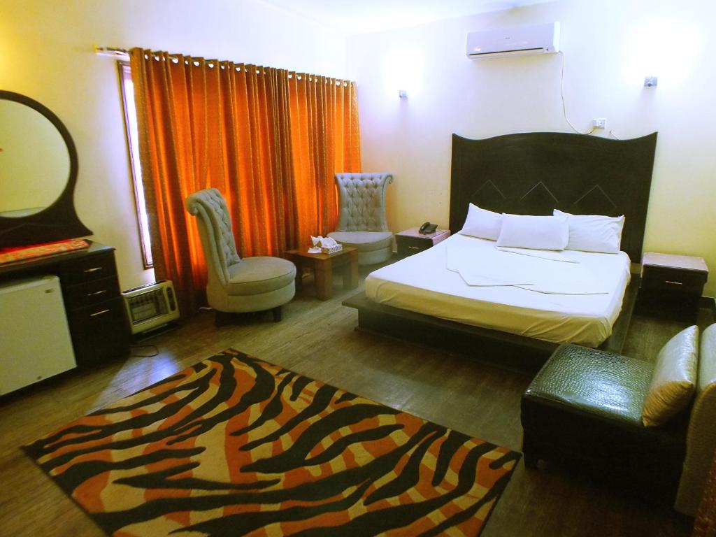 Junior Suite with Garden View